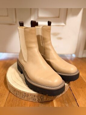 Sam Edelman Beige Chelsea Lug Sole Boot
